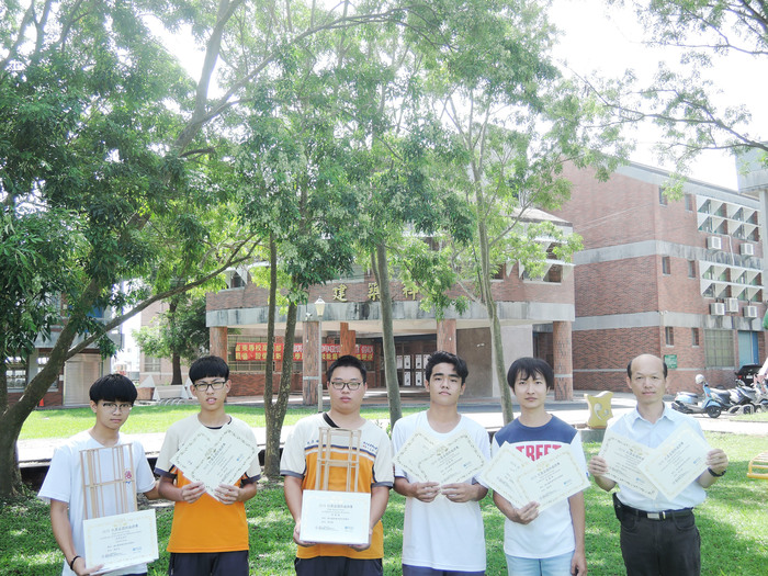 全國抗震盃國際賽 東專建築技冠群倫圖片