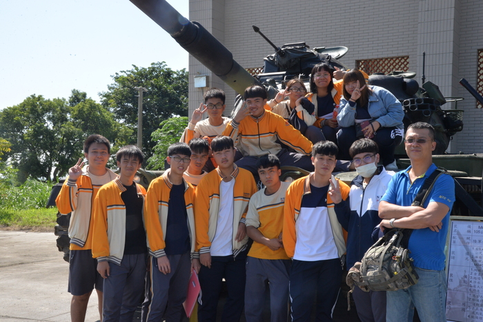 東專實彈射擊體驗 深化全民國防教育圖片