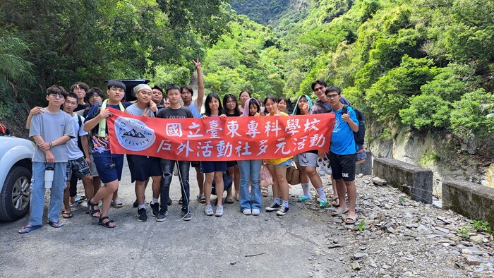 軍訓室溯溪照片5圖片