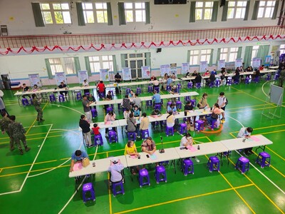 勞動部台東就業中心攜手26家企業辦理大型現場徵才活動 釋出近200個職缺助青年在地就業圖片
