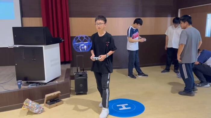 軍訓室無人機足球賽照片3圖片