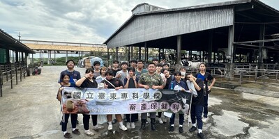從乳牛場到乳品加工—臺東專校附設高職部畜產保健科學生走訪花蓮吉蒸牧場深化實務經驗圖片